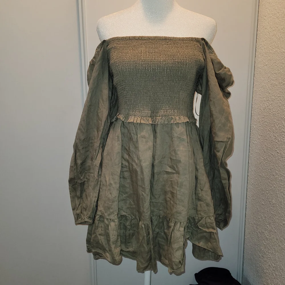 Quince Olive Boho Green Long Sleeved Smocked Dress - Picture 1 of 7